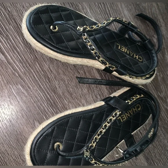 Authentic CHANEL sandals - Picture 5 of 6
